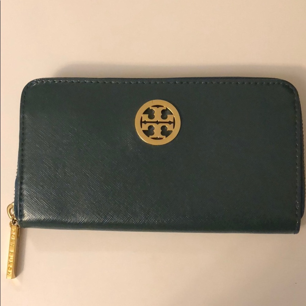 Barely used Tory Burch Patent Leather wallet